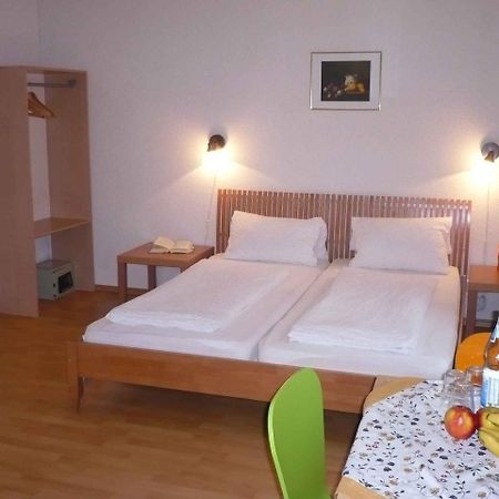 Hotel-Pension Goldene Krone Фрайбург Екстериор снимка